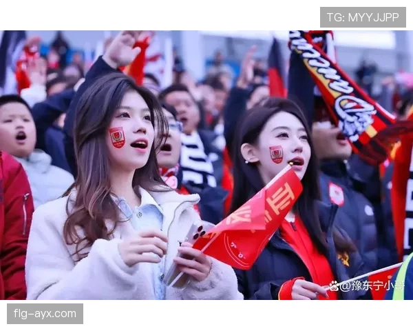 《闪耀绿茵：球星高光时刻视频引爆球迷热议》