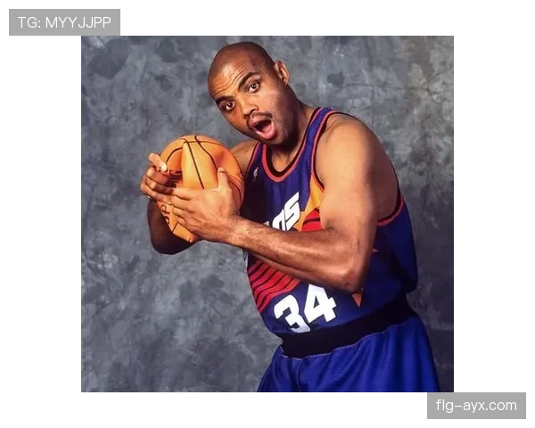 Rodri 传球精准如常,稳居球队中场核心基石 Rodri 传球精准如常,稳居球队中场核心基石