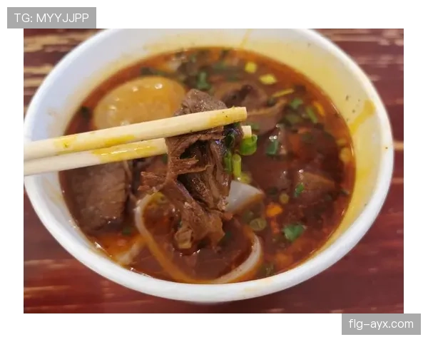 颜骏凌一天3瓶矿泉水配超奢华早餐，普通人早餐差太远了吧