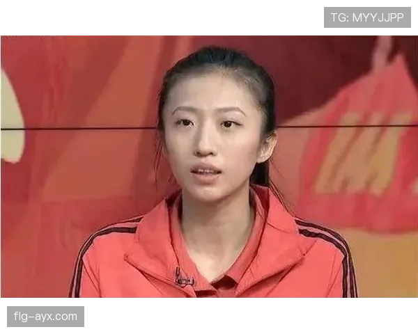 丁霞训练完直接拎爱马仕去搓澡？